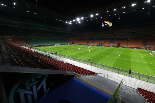 Futbal: : Inter Miláno už odohral zápas pred prázdnym hľadiskom.