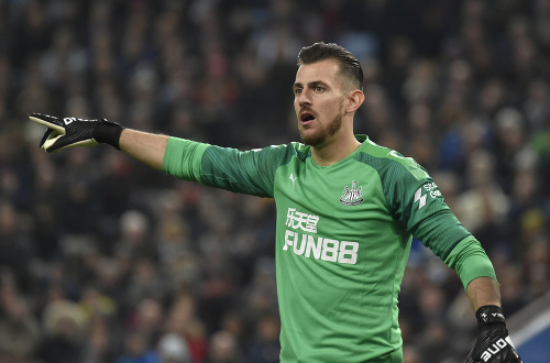 Slovenský futbalový reprezentačný brankár v drese Newcastle Martin Dúbravka.