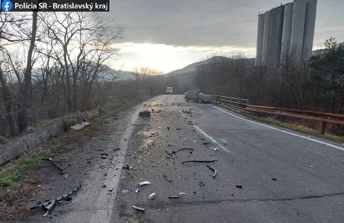 Autonehoda si vyžiadala život mladej ženy.