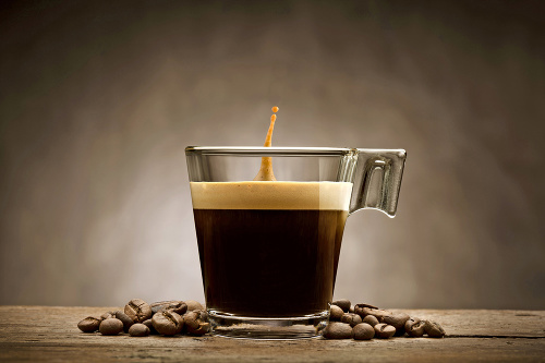Nielen kofeín: Mletá káva obsahuje vyše 1 000 ďalších látok. 