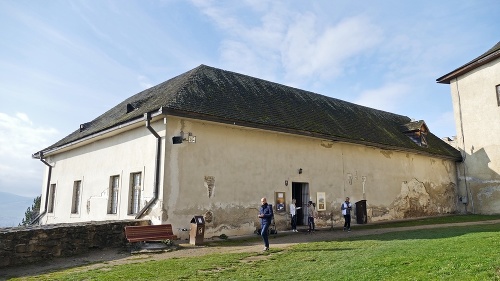 Pred (2017): Vzácna budova stojí v areáli hradu Stará Ľubovňa