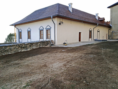 Po (2020): Vzácna budova stojí v areáli hradu Stará Ľubovňa