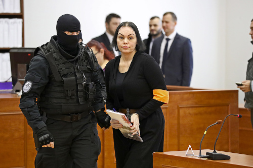 Alena Zsuzsová na súde odmietla akúkoľvek účasť na vražde.