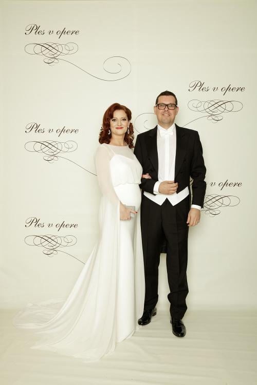 Ples v opere 2020: Andrea Šprochová s manželom Števom