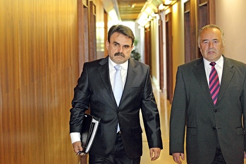 Prokurátor Jaromír Čižnár a policajný šéf Milan Lučanský sa mali dohodnúť na spoločnom postupe.
