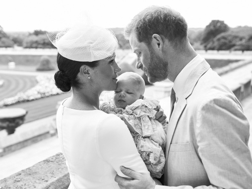 Britský princ Harry, jeho manželka Meghan a syn Archie