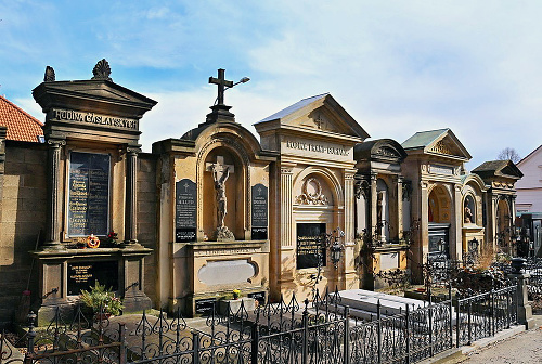Cintorín Malvazinky v Prahe 