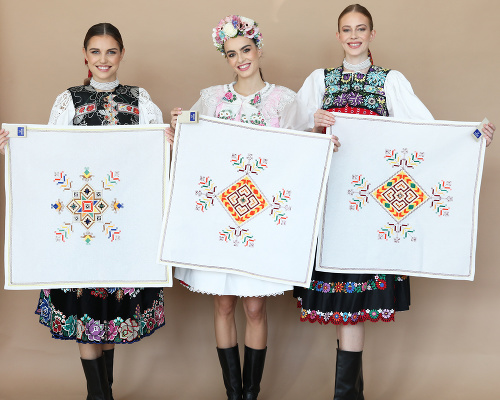 Všetky tri dievčatá nesú so sebou na medzinárodné súťaže aj slovenské umenie.
