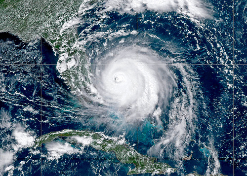 Tropická búrka Dorian vytvorila „mini tsunami“