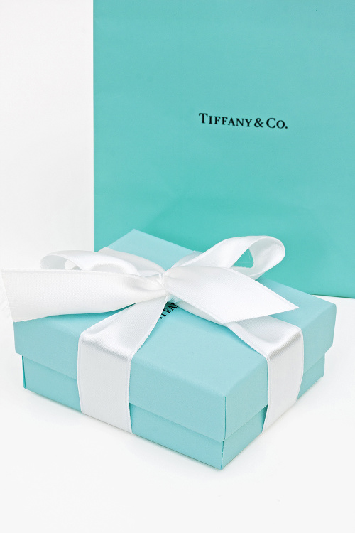 Pre Tiffanyho sú príznačné darčeky zabalené v krabičkách.