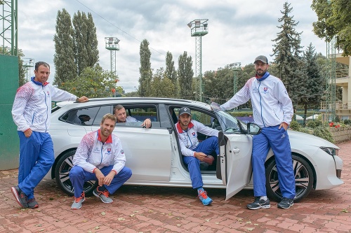 Slovenskí tenisoví reprezentanti vyskúšali nový Peugeot 508.