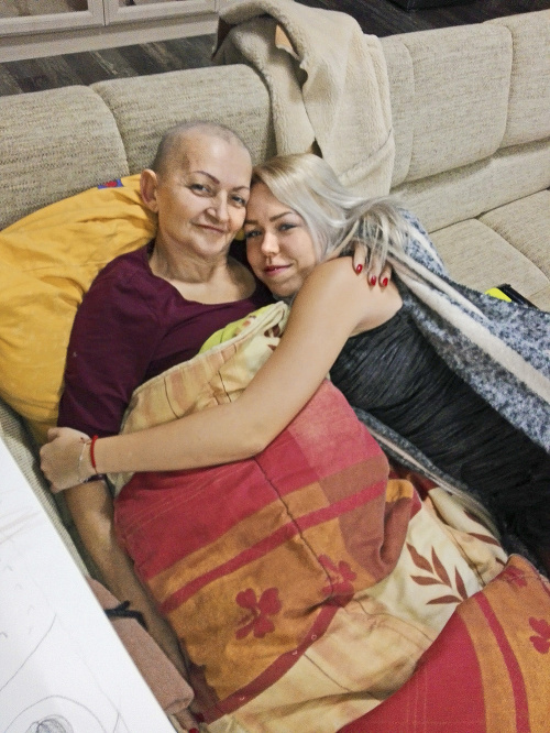 Jej maminka Mária († 60) rakovine podľahla.