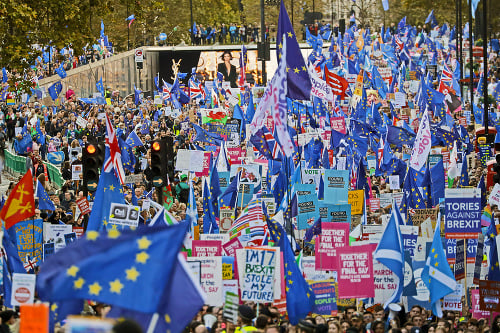 Protesty: Milión ľudí v uliciach Londýna požadoval druhé referendum o brexite.