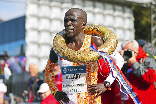 Víťaz Keňan Kipsambu zabehol maratón za 2:09:33 hod.