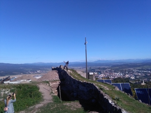 Pustý hrad nad Zvolenom je prvým hradom na Slovensku s panoramatickou kamerou.