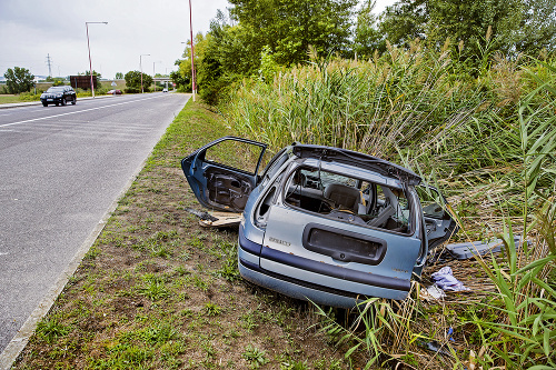 August: Ľudí trápia zničené autá napríklad na Petržalskej ceste.