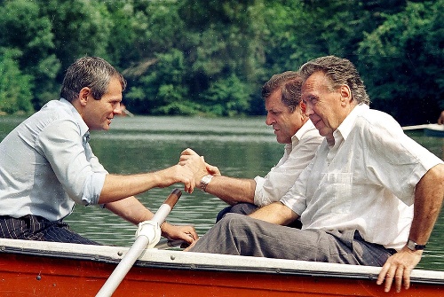 1991 - V politike: Kňažko začiatkom 90. rokov podporoval Vladimíra Mečiara. Bol spoluzakladateľom HZDS. Takto sa s ním  a s Rudolfom Filkusom člnkovali na Železnej studničke. 