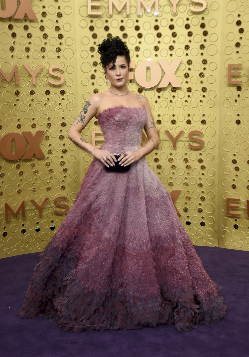 Speváčka Halsey na 71. udeľovaní televíznych cien Primetime Emmy.
