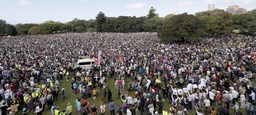 Štrajkov za ochranu klímy sa zúčastnili desiatky tisíc Austrálčanov.