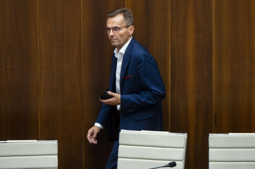 Poslanci NR SR nezvolili Ľubomíra Galka (SaS) za podpredsedu parlamentu.