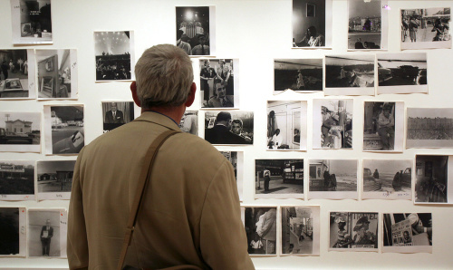 Kolekcia Frankových čierno-bielych fotiek z jeho najznámejšieho diela The Americans