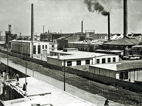  Nízka budova v komplexe bývalej rafinérie Apollo v centre mesta pochádza z roku 1942 a patrí k industriálnemu dedičstvu. 