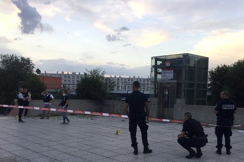 Útok sa stal v sobotu na lyonskom predmestí Villeurbanne.