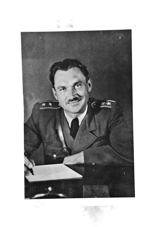 Žingor sa najskôr postavil fašizmu a neskôr verejne vystúpil aj proti politike komunistickej strany. Po páde komunizmu v Československu ho in memoriam povýšili do hodnosti generála.