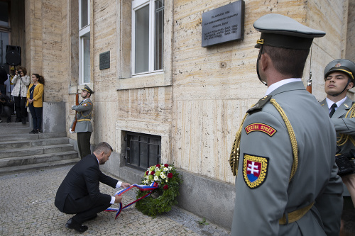 Premiér si uctil obete okupácie vojskami Varšavskej zmluvy.