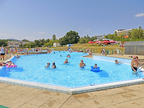 Bazény sú výhodou Šíravy.