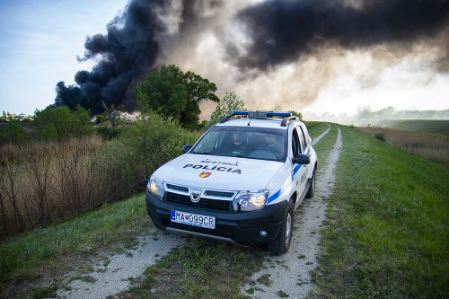Vo výrobnej hale a na skládke odpadu v katastri obce Zohor (okres Malacky) vypukol požiar.
