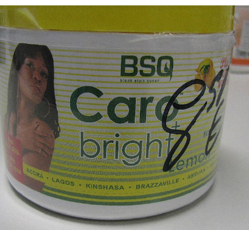 Prípravok na bielenie pokožky pod názvom Caro bright Lemon.