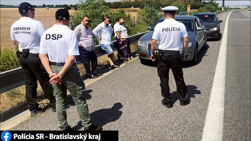 Jedno z takýchto vozidiel zastavili policajti na diaľnici medzi Bratislavou a Malackami.