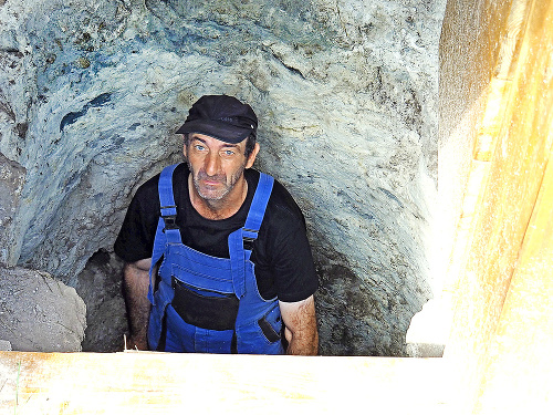 Podzemné domčeky majú hĺbku aj do troch metrov.