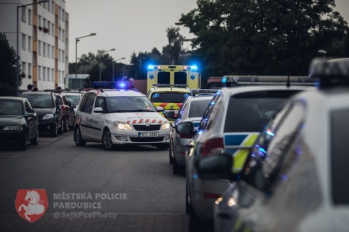 Na miesto nešťastia prišli záchranné zložky. 