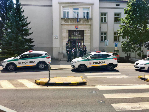 Prípad vyšetruje polícia, útočníkom hrozia vysoké tresty.