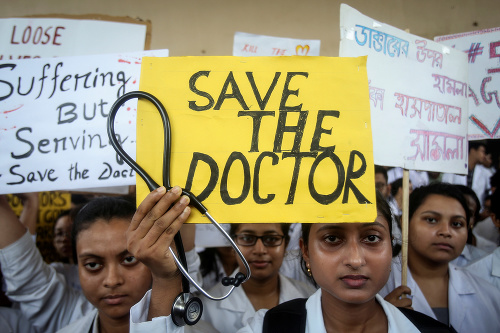 Lekári počas jednodňového štrajku.