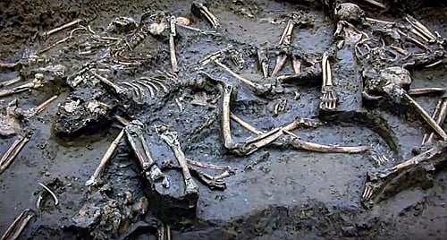 Otroci: Prvý cisár Čchin Š‘-chuang robotníkov nešetril. Archeológovia objavili masový hrob, kde naveky spočinulo 120 otrokov. 