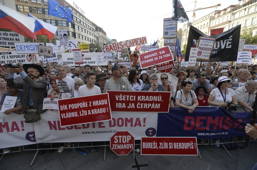 Masový protest za demisiu premiéra Andreja Babiša, českej ministerky spravodlivosti Marie Benešovej a za nezávislosť justície.