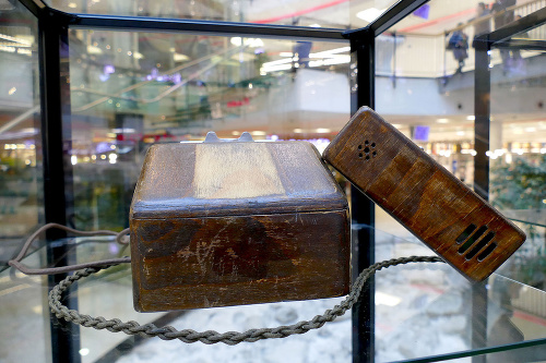1820: Takto vyzeral najstarší drevený telefón.