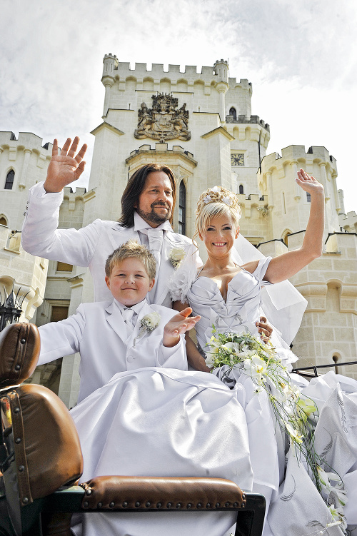 September 2008: Dvojica sa vzala na zámku Hluboká. 