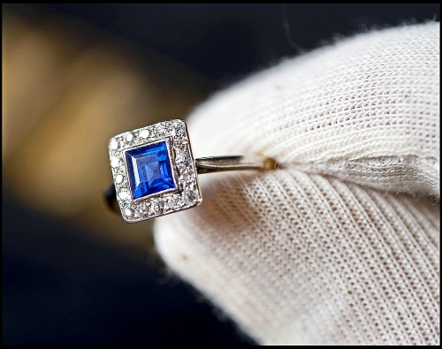 Odhadovaná cena šperku je 14-tisíc eur.