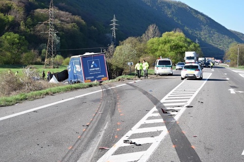 Vážna dopravná nehoda na východe Slovenska si vyžiadala jeden ľudský život.