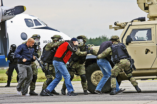 Naše špeciálne jednotky: Letisko v Kuchyni využívajú na protiteroristické cvičenia. 