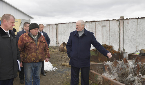 Lukašenka návšteva farmy nahnevala.