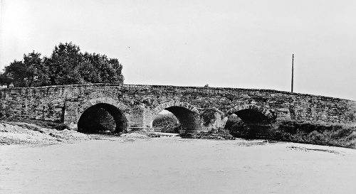 1957: Turecký most sa ani po rokoch výraznejšie nezmenil.