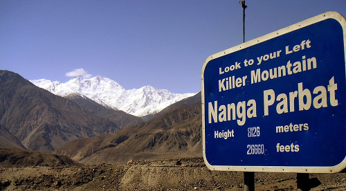 Nanga Parbat sa nachádza na severe Pakistanu.
