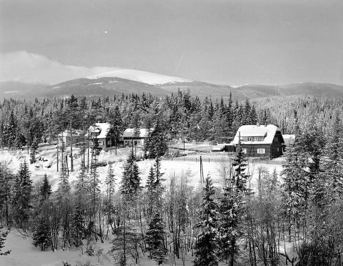 Kráľová Hola: Pohľad na vrch z okolia obce Pusté Pole z roku 1963.