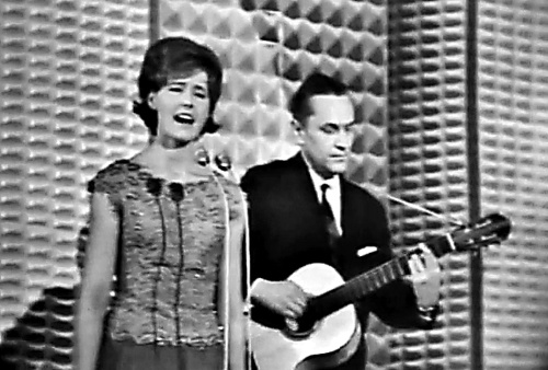 Rok 1964: Speváčka odštartovala kariéru víťazstvom v súťaži v pražskej Lucerne.