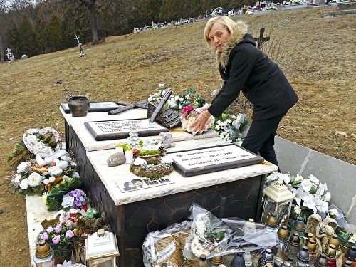 Mama Zlatica Kušnírová na hrob Martiny chodí každý deň.